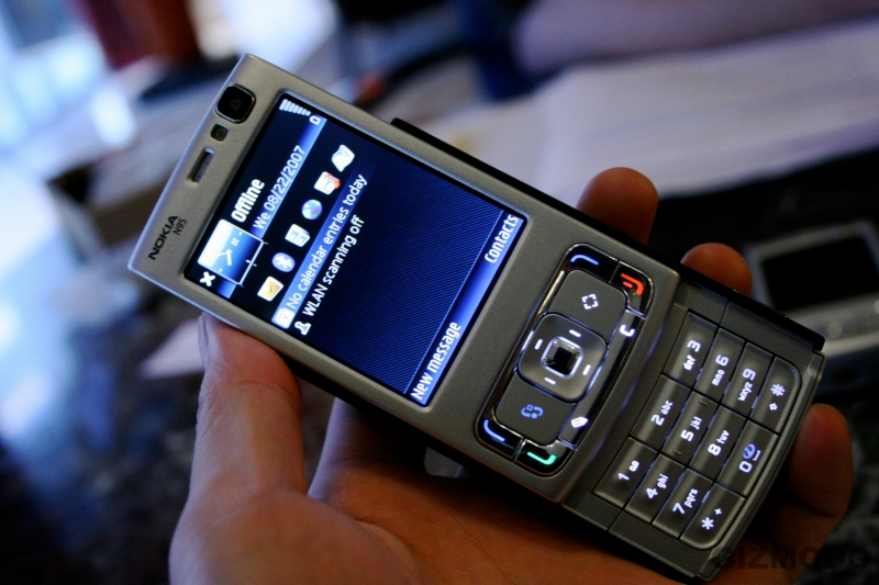 Illustration for article titled Hands On the Nokia N95i (The Black One) and the N95 US-Band Cellphone